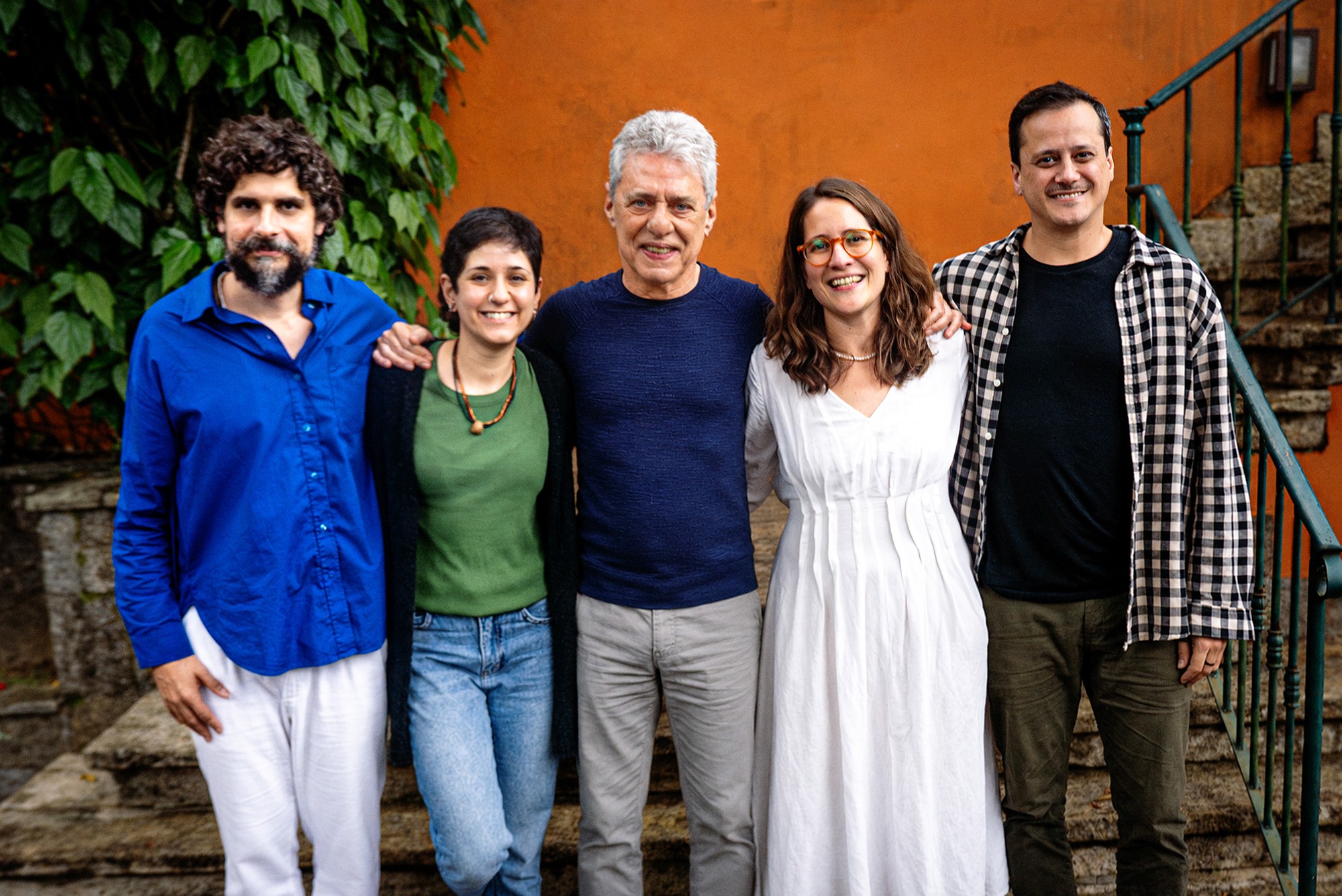 Chico Buarque avaliza álbum do grupo  Escafandristas com obra do compositor